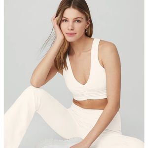 ALO set (high waist airbrush and wild thing bra)